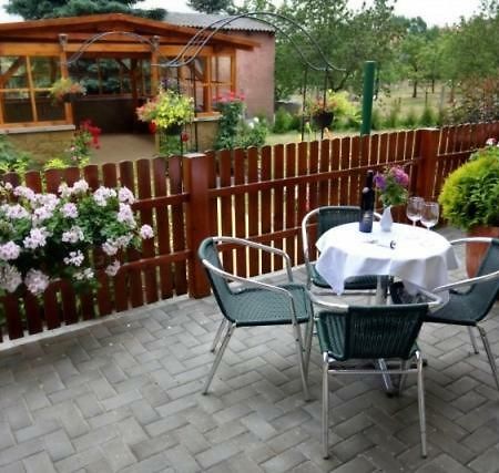 Penzion Tri Koruny - Budova Valerie Havraníky Buitenkant foto